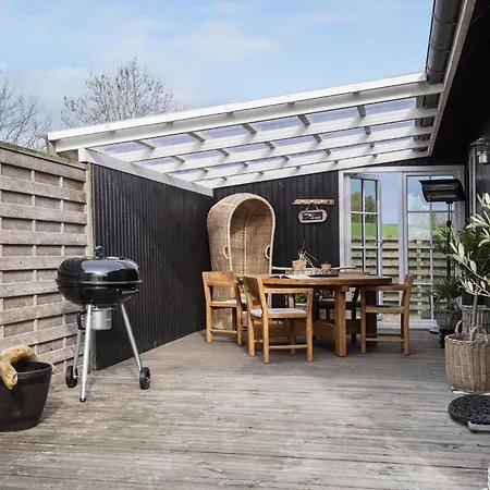 Σπίτι διακοπών 3 Bedroom Awesome In *